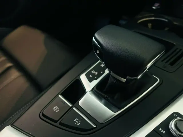Audi A4L — Фото автомобиля 6
