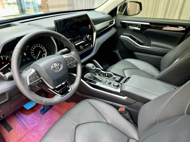 Toyota Highlander — Фото автомобиля 4