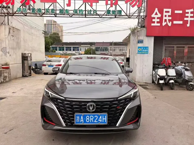 Changan Eado — Фото автомобиля 2