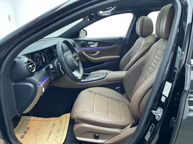 Mercedes-Benz E-Class — Фото автомобиля 12
