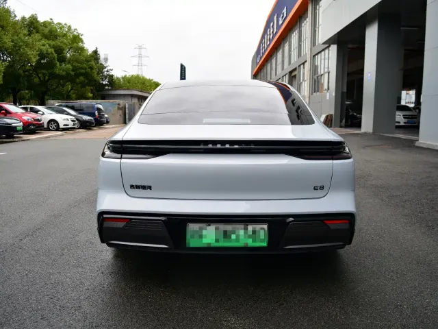 Geely Galaxy E8 — Фото автомобиля 8