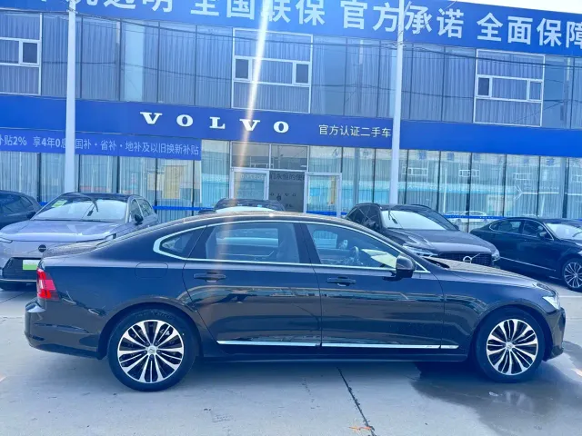 Volvo S90 — Фото автомобиля 3