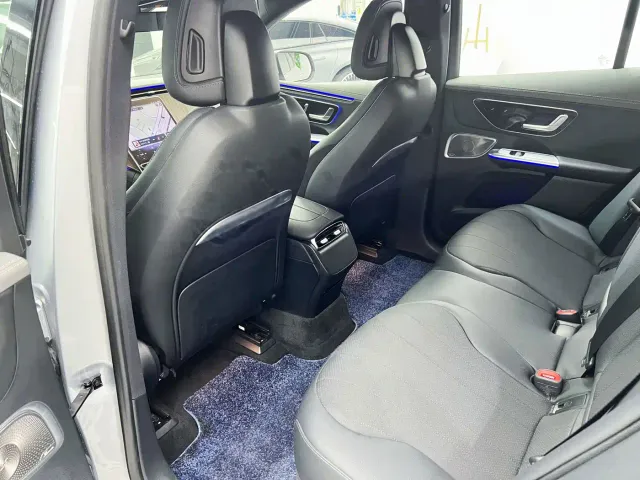 Mercedes-Benz EQE SUV — Фото автомобиля 15