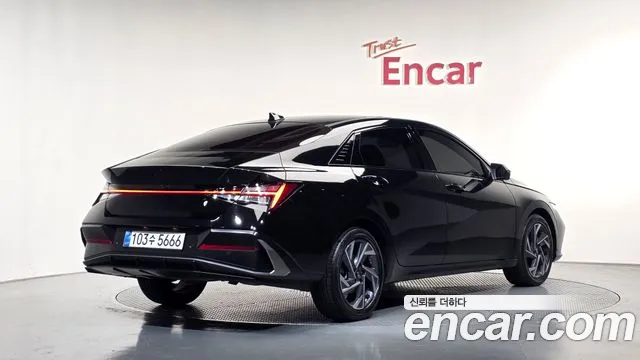 Hyundai Avante CN7 — Фото автомобиля 2