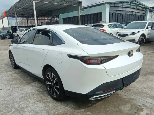 Changan Eado — Фото автомобиля 10