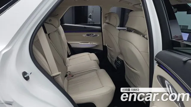 Genesis GV70 — Фото автомобиля 18