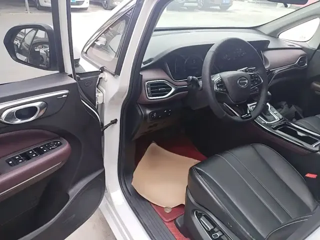GAC Trumpchi M6 — Фото автомобиля 15
