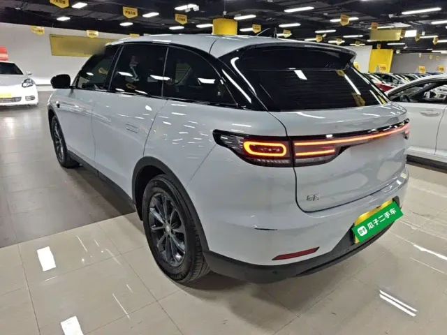 Leapmotor C11 — Фото автомобиля 4