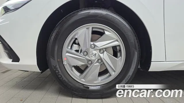 Hyundai Avante — Фото автомобиля 5