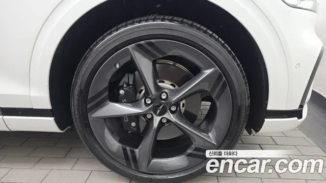 Genesis GV70 — Фото автомобиля 6
