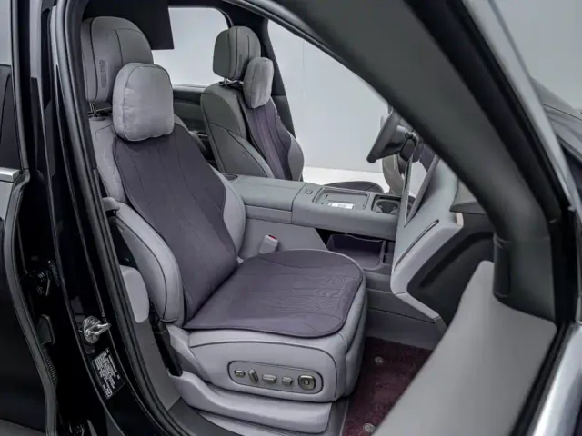 Li Auto L8 — Фото автомобиля 23