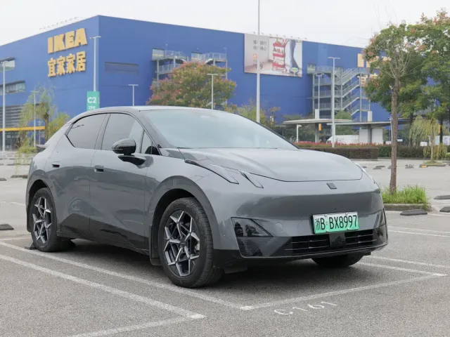 Lynk & Co Z20 — Фото автомобиля 3