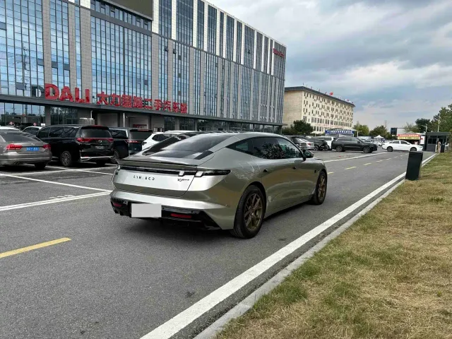 Lynk & Co 10 EM-P — Фото автомобиля 12