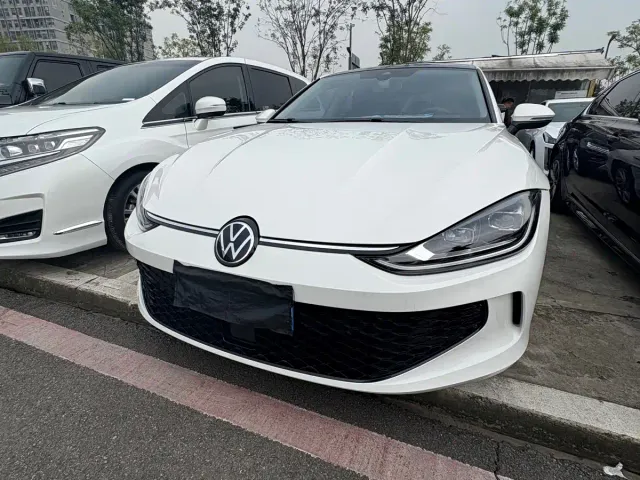 Фотография автомобиля — Volkswagen Lamando
