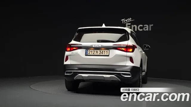 Kia Seltos — Фото автомобиля 4
