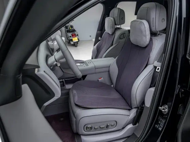 Li Auto L8 — Фото автомобиля 24
