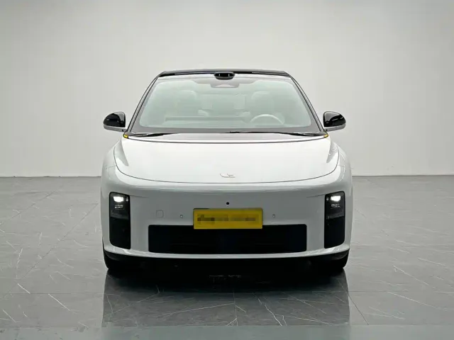 Li Auto i6 — Фото автомобиля 2