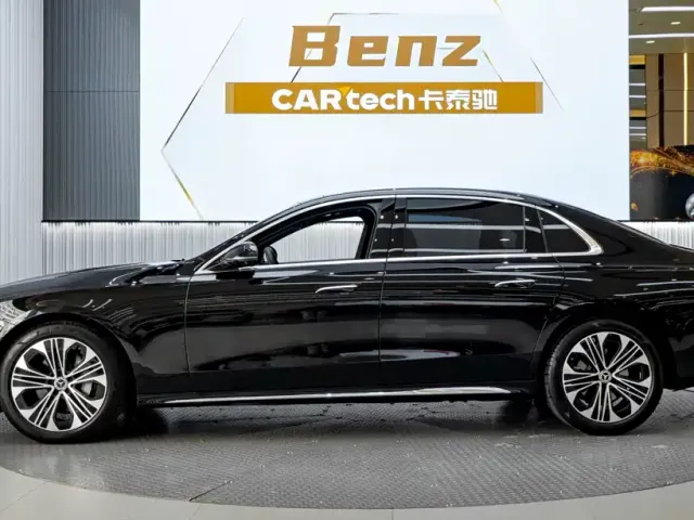 Mercedes-Benz E-Class — Фото автомобиля 3
