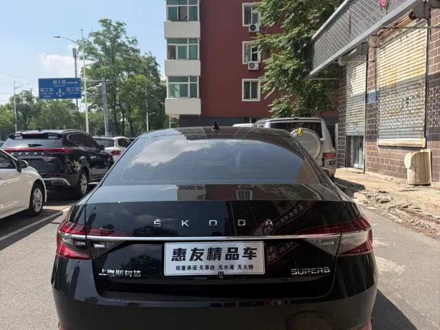 Skoda Superb — Фото автомобиля 5