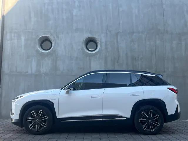 Nio ES6 — Фото автомобиля 12