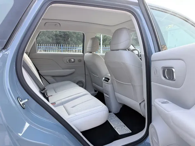 Leapmotor B10 — Фото автомобиля 11