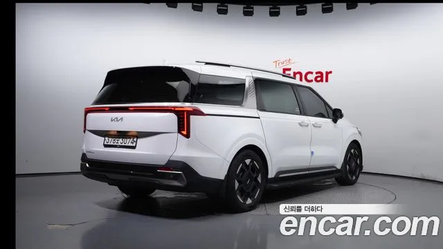 Kia Canival — Фото автомобиля 2