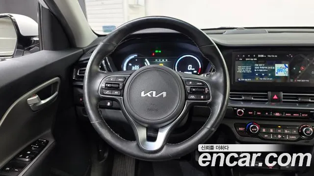Kia Niro — Фото автомобиля 19