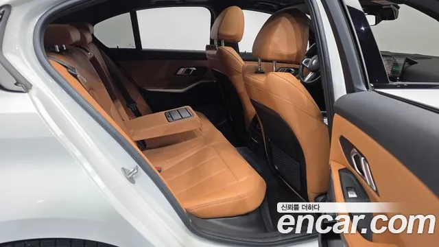 BMW 3-Series 3 серия (G20) 320i M Sport — Фото автомобиля 12