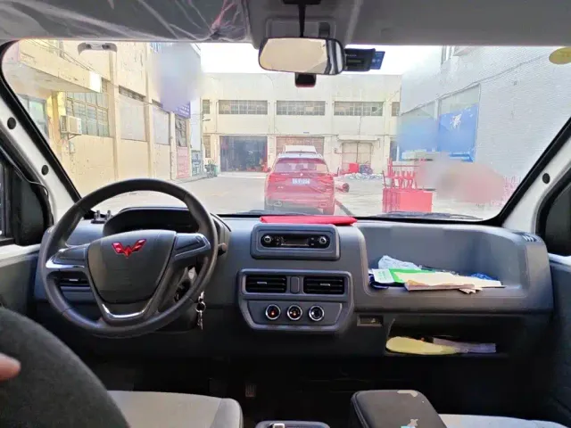 Wuling Yangguang — Фото автомобиля 12