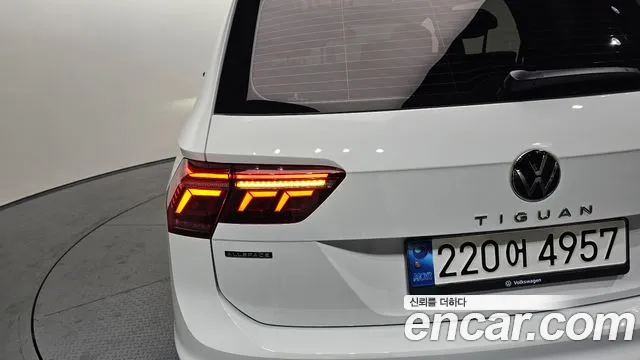 Volkswagen Tiguan — Фото автомобиля 8