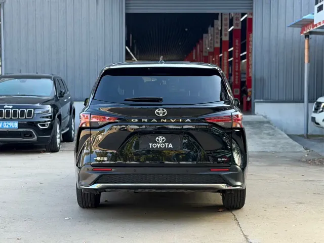 Toyota Granvia — Фото автомобиля 6