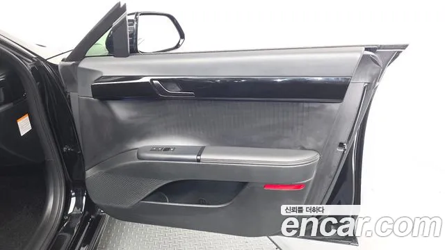 Hyundai Grandeur GN7 — Фото автомобиля 13