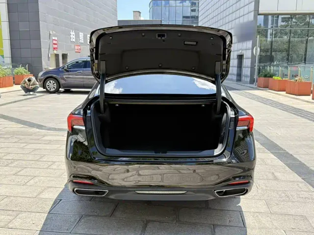 Buick LaCrosse 2023 28T Premium Edition — Фото автомобиля 2