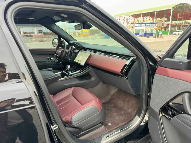 Land Rover Range Rover Sport — Фото автомобиля 4
