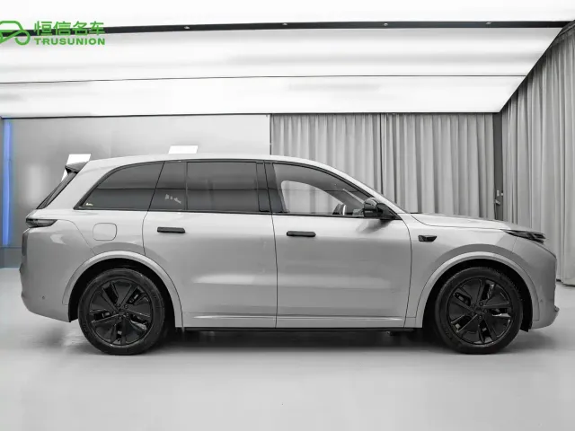 Li Auto L8 — Фото автомобиля 7