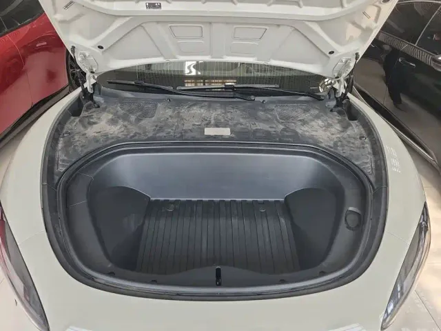 Xiaomi SU7 — Фото автомобиля 11