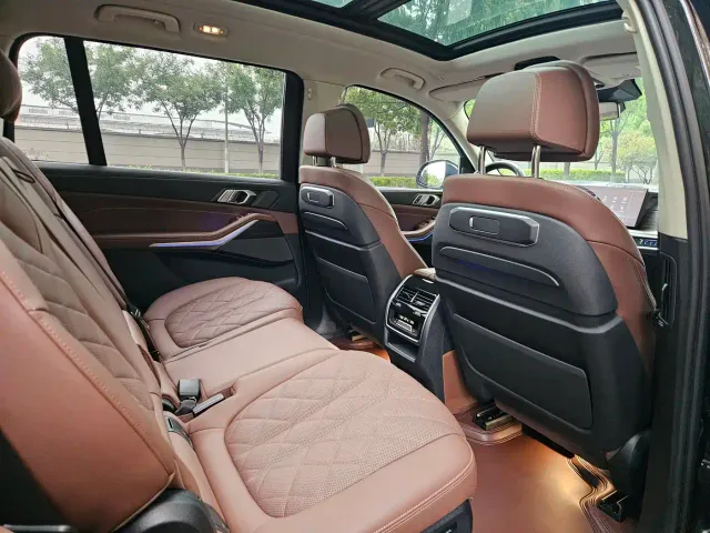 BMW X7 — Фото автомобиля 9