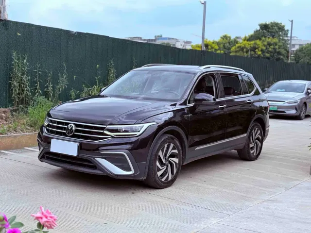 Фотография автомобиля — Volkswagen Tiguan L