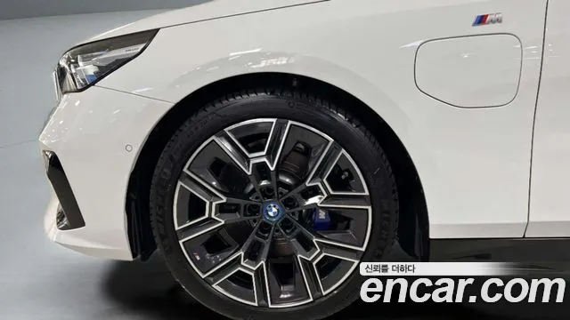 BMW 5 Series G60 — Фото автомобиля 5