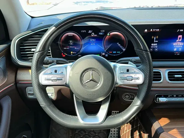 Mercedes-Benz GLS-Class — Фото автомобиля 10