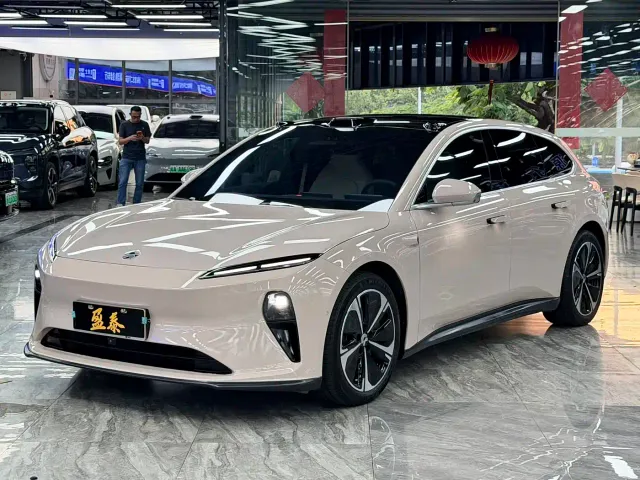 Фотография автомобиля — Nio ET5 Touring