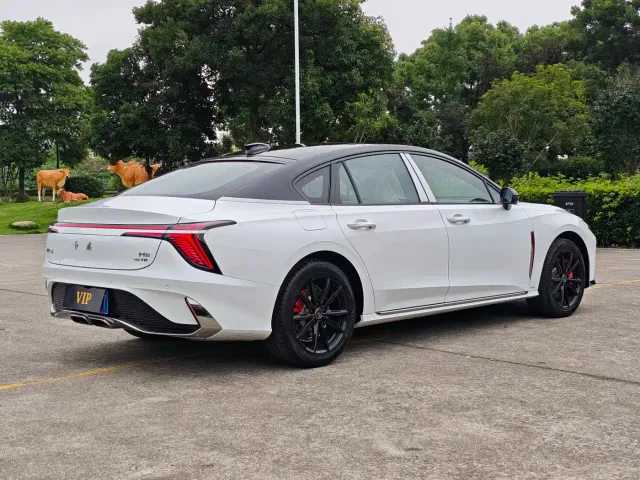 Hongqi H6 — Фото автомобиля 13