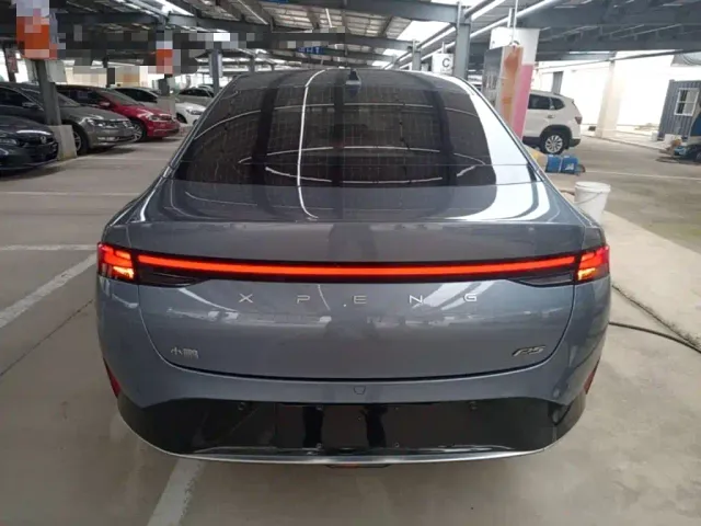 Xpeng P5 — Фото автомобиля 5