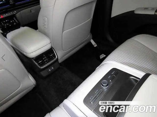 Hyundai Grandeur Grandeur (GN7) 3.5 Бензин 4WD — Фото автомобиля 15