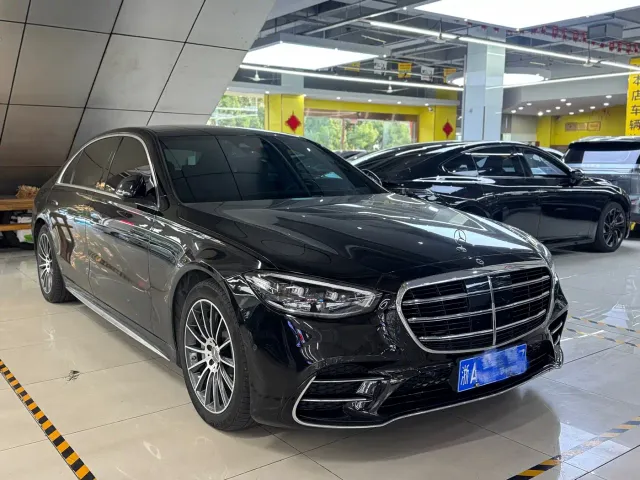 Mercedes-Benz S-Class — Фото автомобиля 3