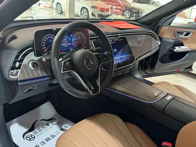 Mercedes-Benz E-Class — Фото автомобиля 13