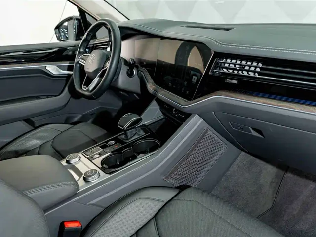 Volkswagen Touareg — Фото автомобиля 19