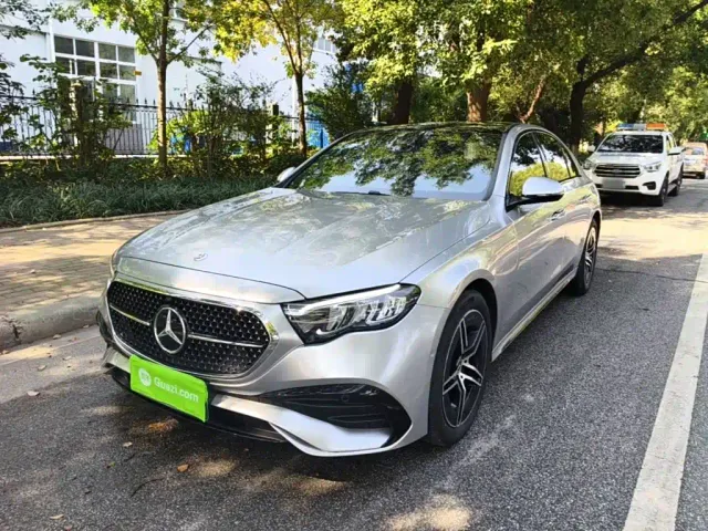 Фотография автомобиля — Mercedes-Benz E-Class