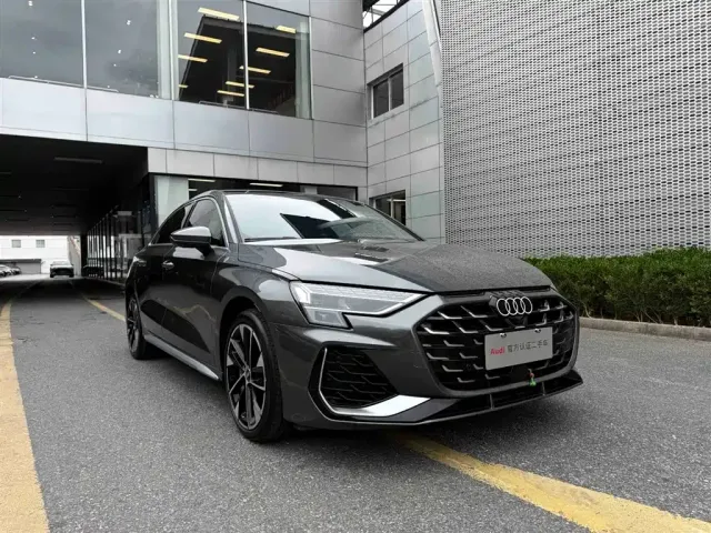 Audi Audi A3 2025 A3L Limousine 35TFSI Flying Premium — Фото автомобиля 3