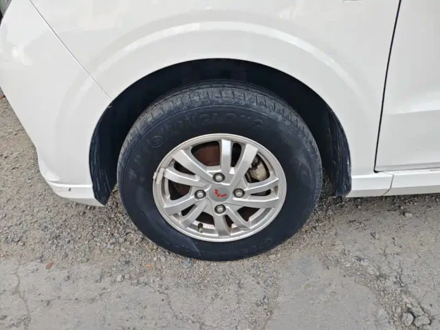 Wuling Hongguang — Фото автомобиля 22
